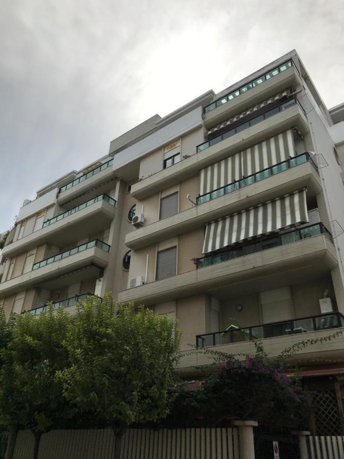 Luminoso Attico Apartment Trani Exterior photo